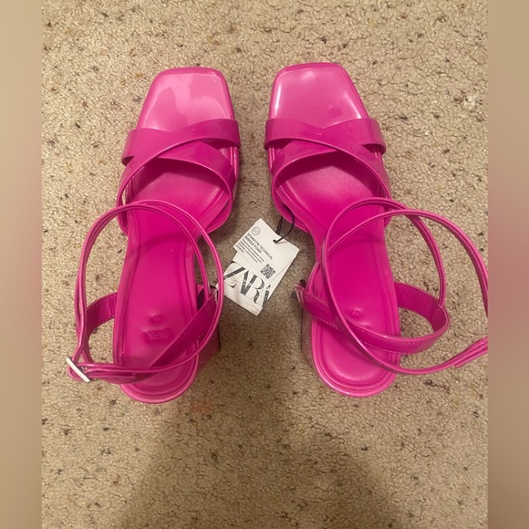 ZARA NEON PINK STRAPPY CHUNKY PLATFORM
HEELED SANDALS SIZE 8 NWT - Picture 15 of 16